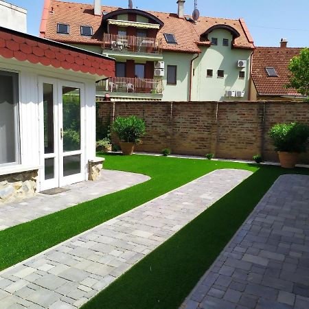 Zoli Apartmanok-Zoli Koelcsey 19 Villa Hajdúszoboszló Екстериор снимка