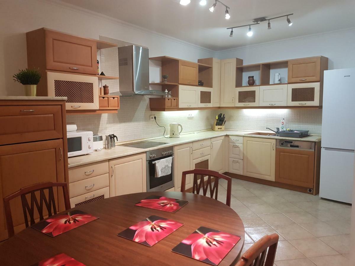 Zoli Apartmanok-Zoli Koelcsey 19 Villa Hajdúszoboszló Екстериор снимка